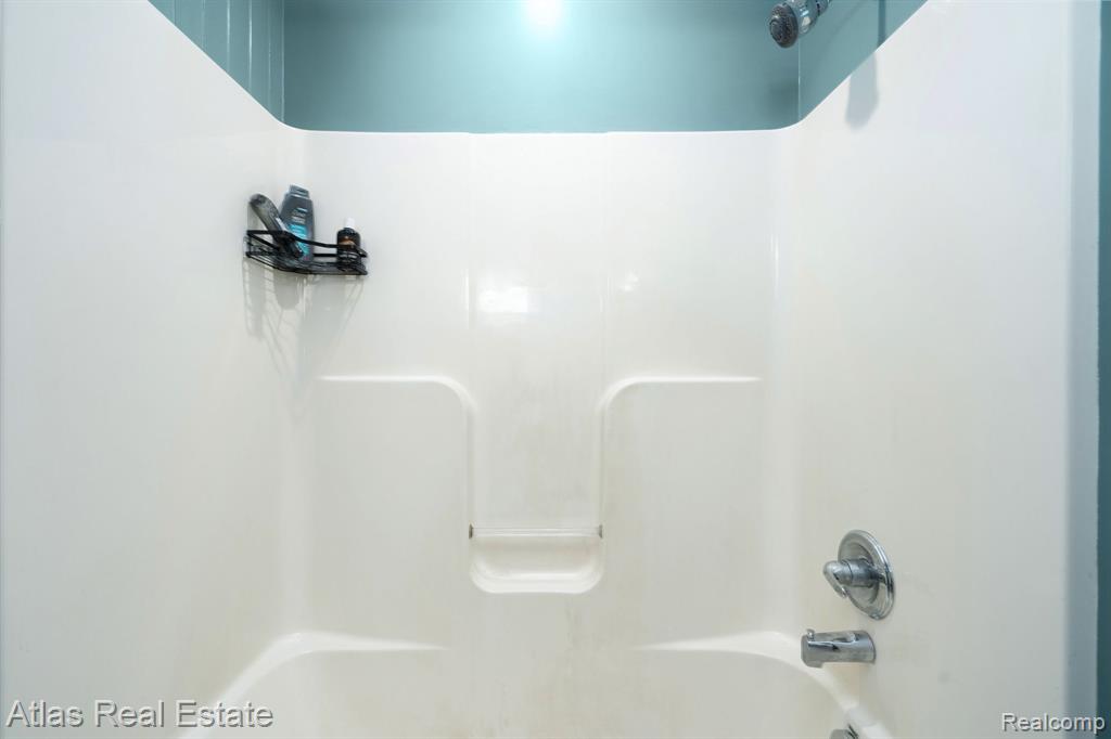 4400 Pebble Creek Boulevard, Burton, MI 48439 — Photo 35