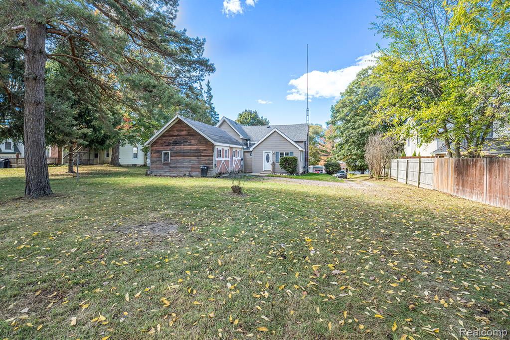 902 N Bridge Street, Linden, MI 48451 — Photo 24