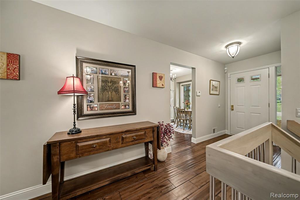 5893 Dawn Ridge Drive, Troy, MI 48098 — Photo 8