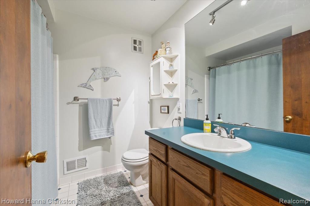 5045 Bronco Drive, Clarkston, MI — Photo 17