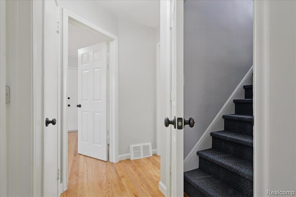 46 E LONGFELLOW Avenue, Pontiac, MI 48340 — Photo 19
