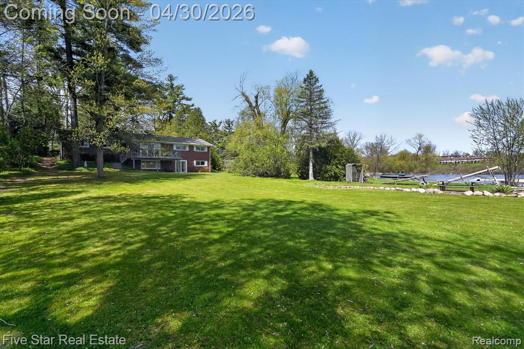 630 Sunset, White Lake, MI 48383 — Photo 56