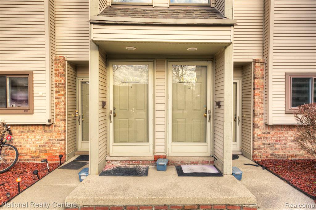 42744 LILLEY POINTE Drive, Canton, MI 48187 — Photo 2