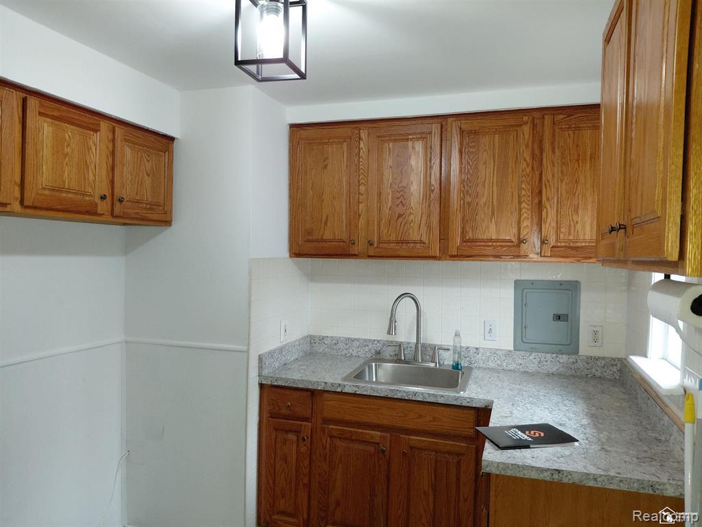6849 Cornell Street, Taylor, MI — Photo 2