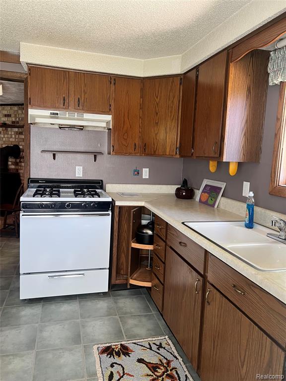 3567 Coveview Drive, Lupton, MI 48635 — Photo 19