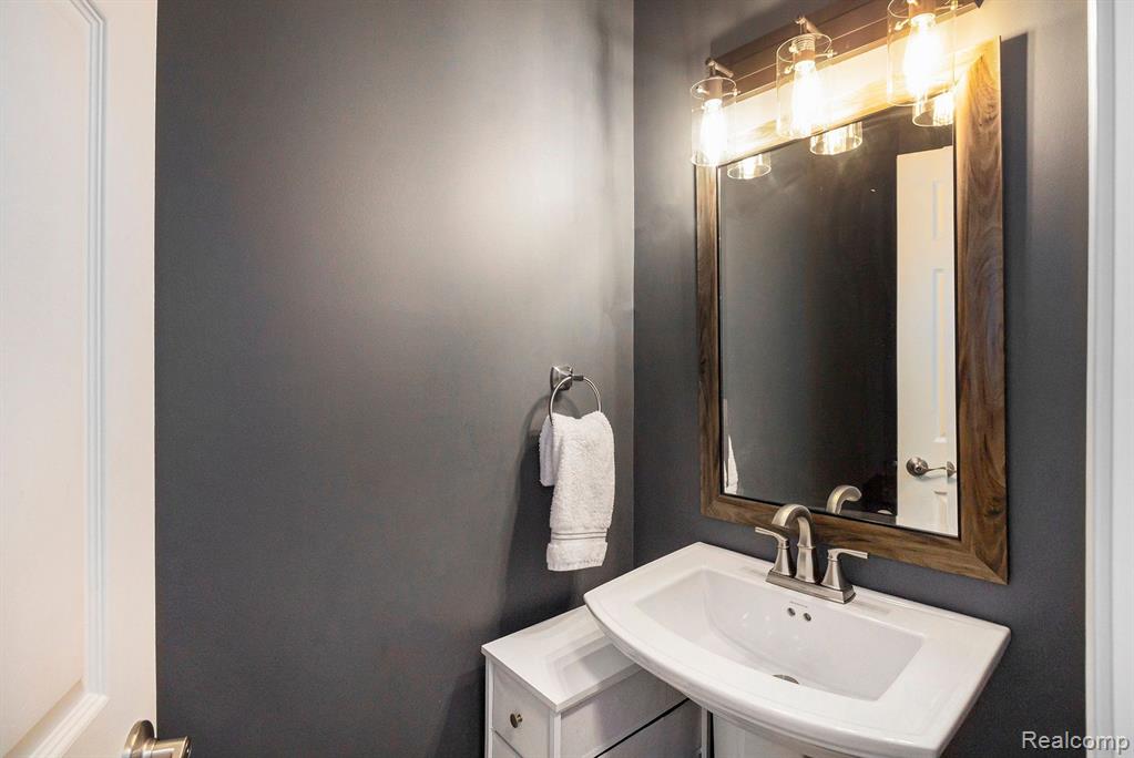 7491 DEER CREEK, Swartz Creek, MI 48473 — Photo 11