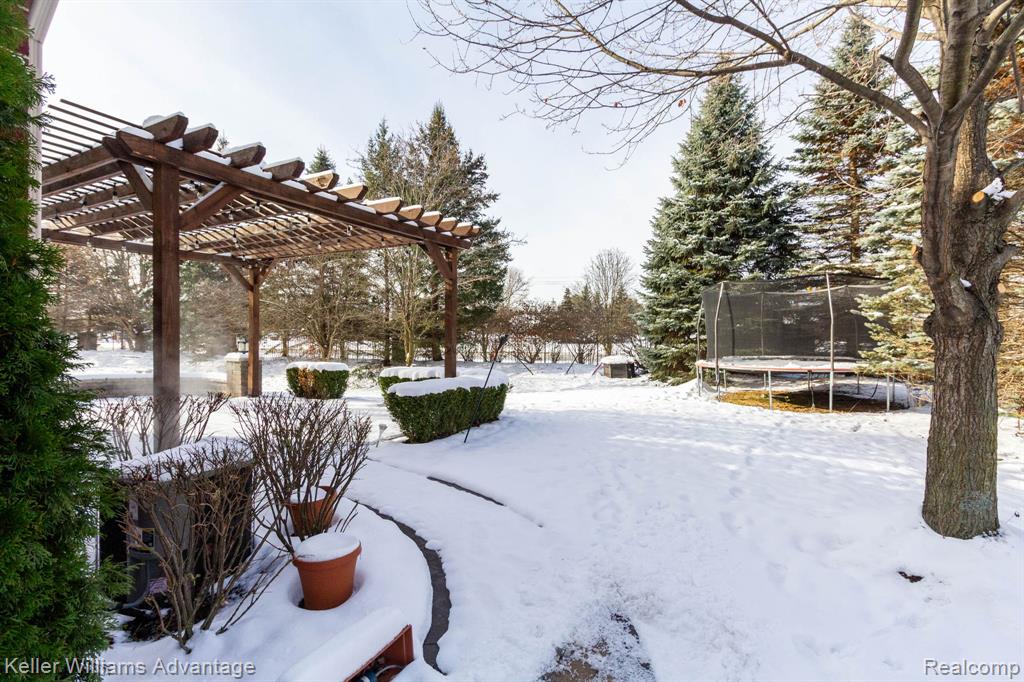 24975 Bloomfield Court, Novi, MI — Photo 48