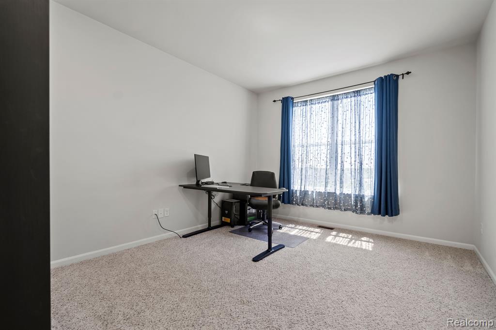 4562 Cloverdale Court, Lake Orion, MI — Photo 30