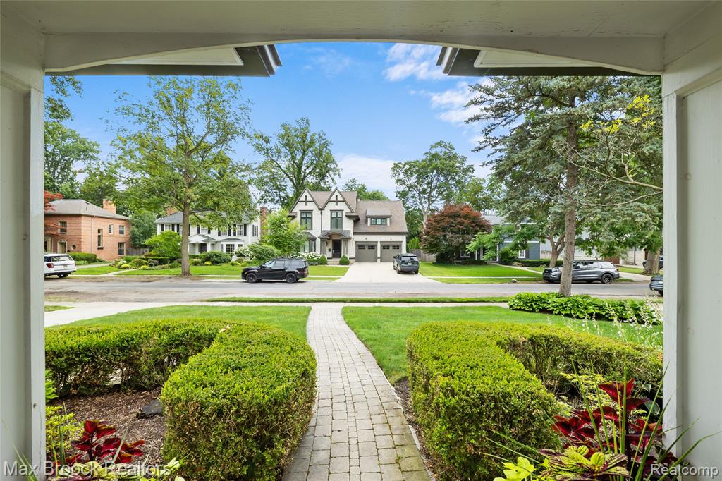 639 N Glenhurst Drive, Birmingham, MI 48009 — Photo 10