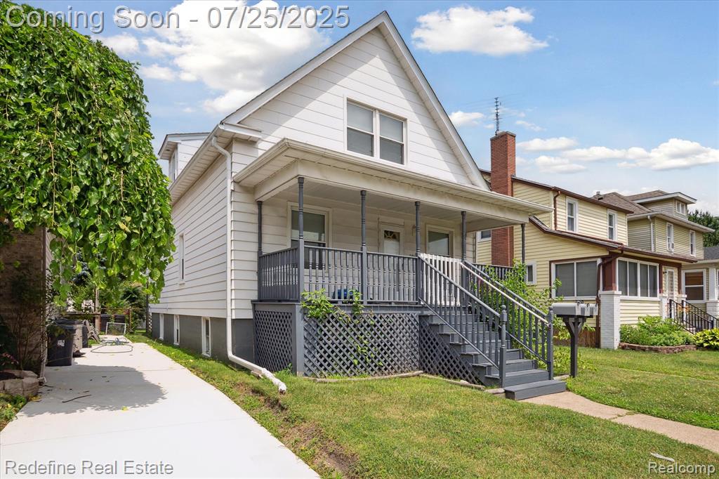 566 Poplar Street, Wyandotte, MI 48192 — Photo 2