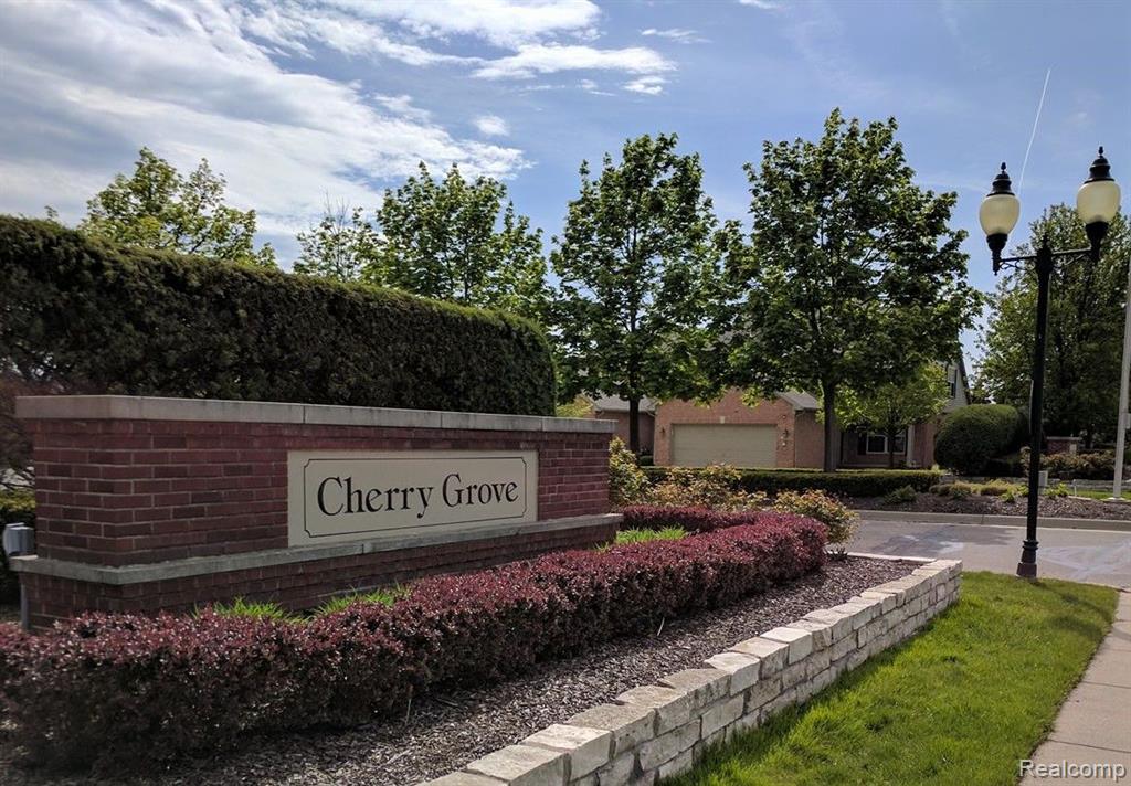636 CHERRY ORCHARD Road, Canton, MI 48188 — Photo 3