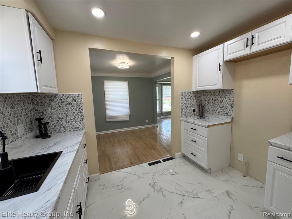 19351 Plainview Avenue W, Detroit, MI 48219 — Photo 6