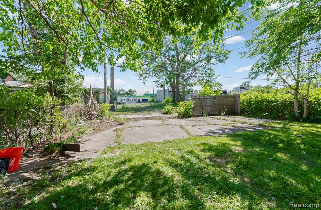 14422 Maddelein Street, Detroit, MI 48205 — Photo 8