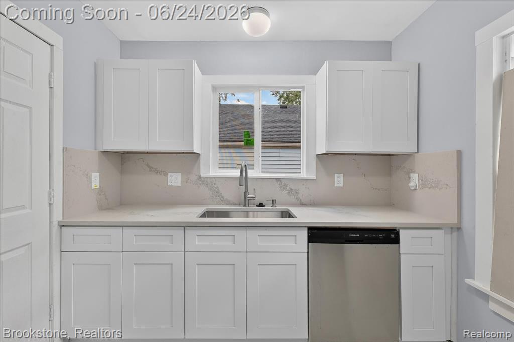 7203 Orchard Avenue, Warren, MI 48091 — Photo 12