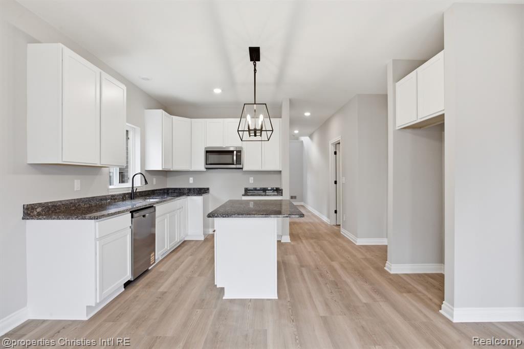 23397 Crescent Ridge Drive, New Boston, MI 48164 — Photo 9