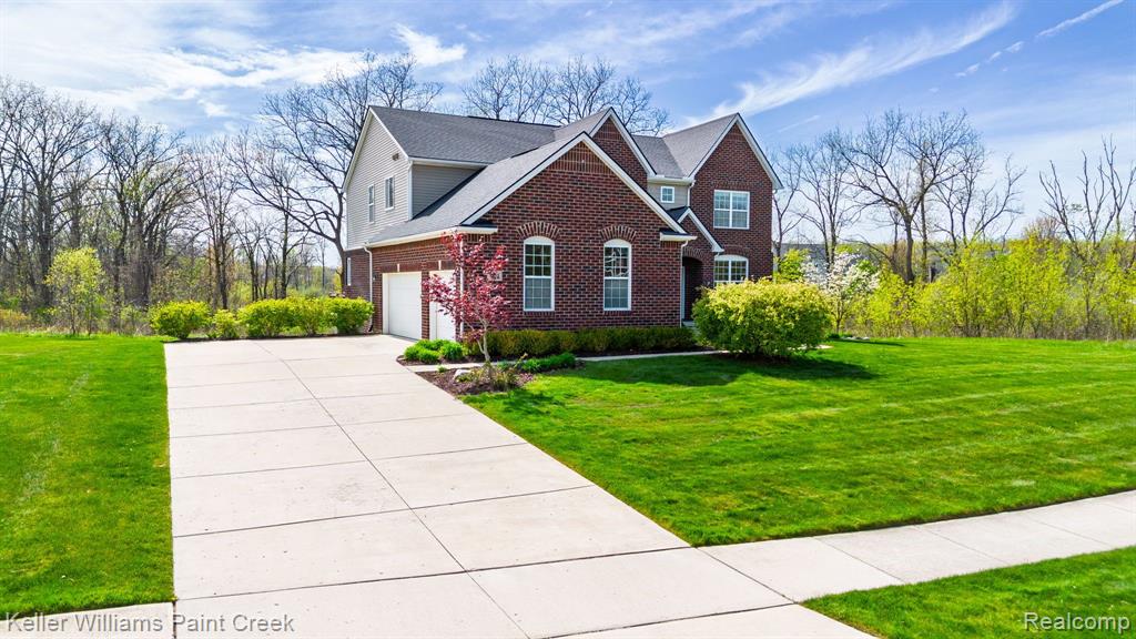894 Wynstone Circle N, Oakland, MI — front exterior