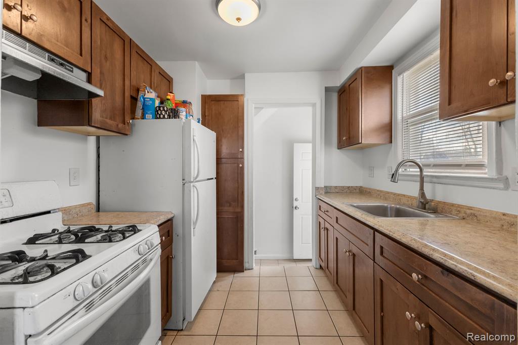 8690 TRINITY Street, Detroit, MI 48228 — Photo 11