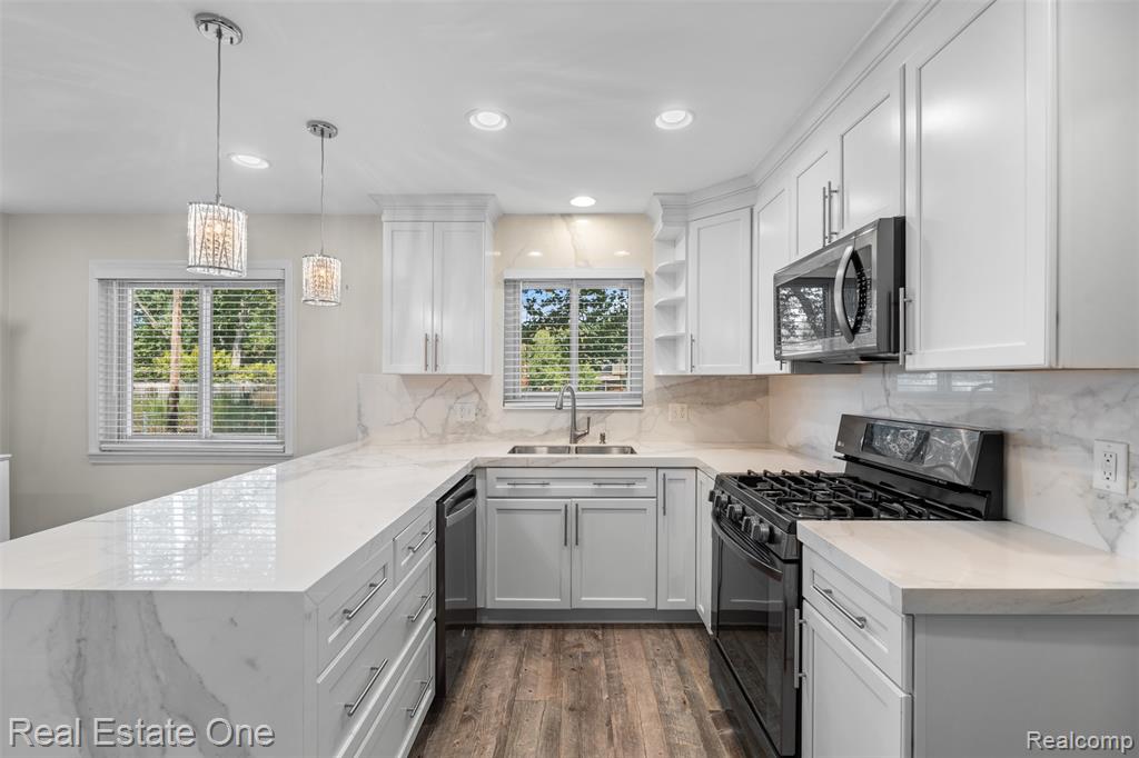 4090 Middlebury Drive, Troy, MI 48085 — Photo 24