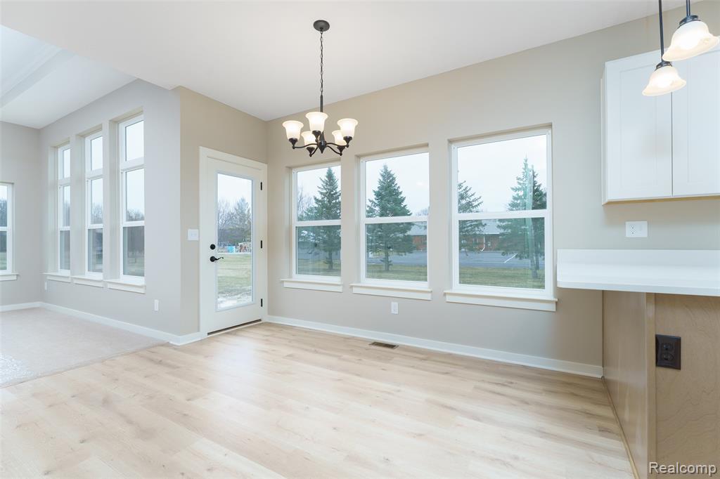539 Wildwood Drive, Owosso, MI 48867 — Photo 9