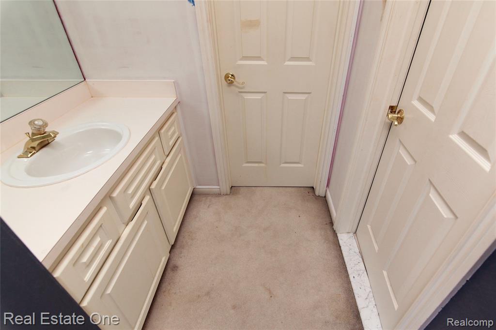 3991 Oakfield Court, Shelby Twp, MI 48316 — Photo 32