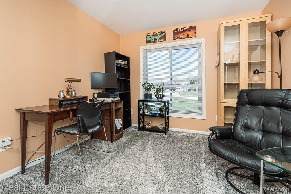 40323 FORDWICH Drive, Sterling Heights, MI 48310 — Photo 27
