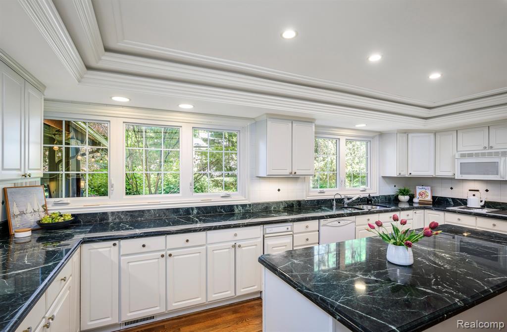 4269 N Willoway Estates Court, Bloomfield Hills, MI 48302 — Photo 6