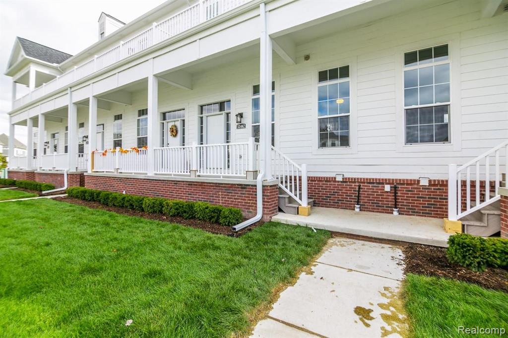 53438 CHAMPLAIN Street, Macomb, MI 48042 — Photo 18