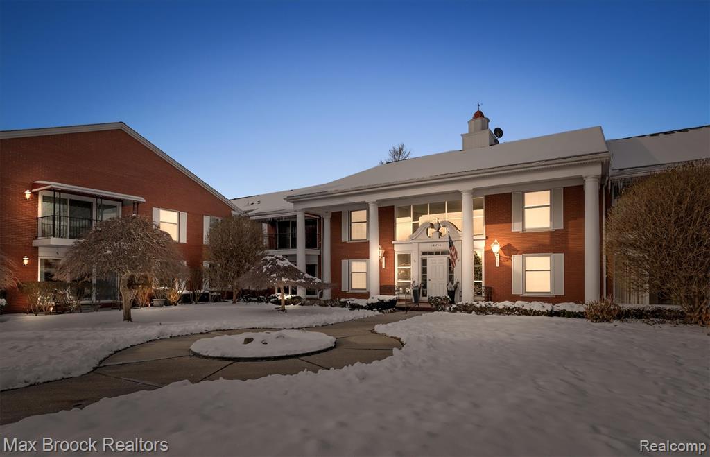 19710 W 13 Mile Road, 210, Beverly Hills, MI 48025 — Photo 3