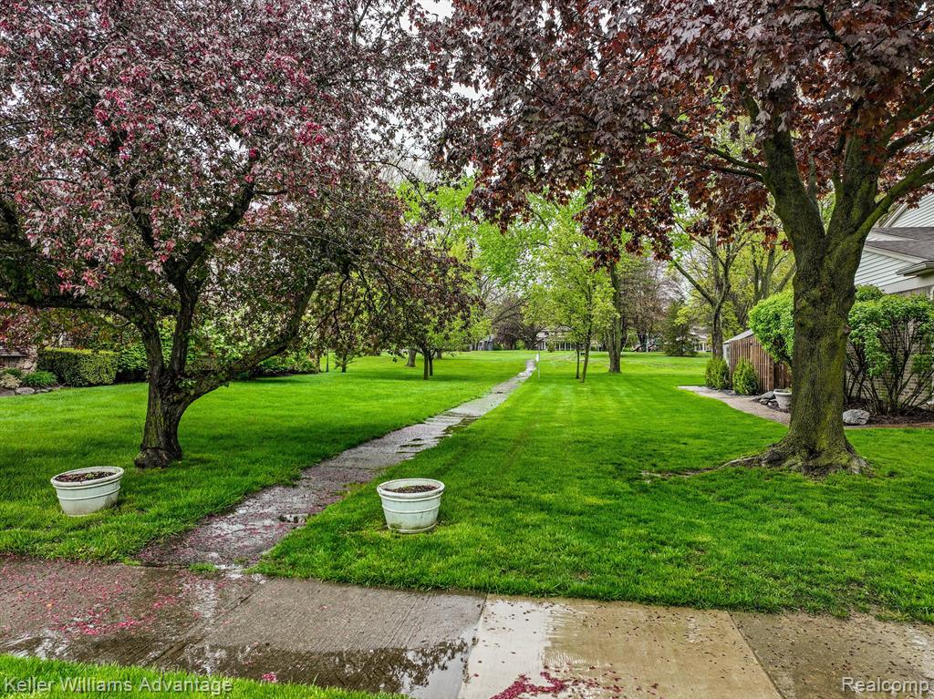 46671 BARRINGTON, Plymouth, MI 48170 — Photo 46
