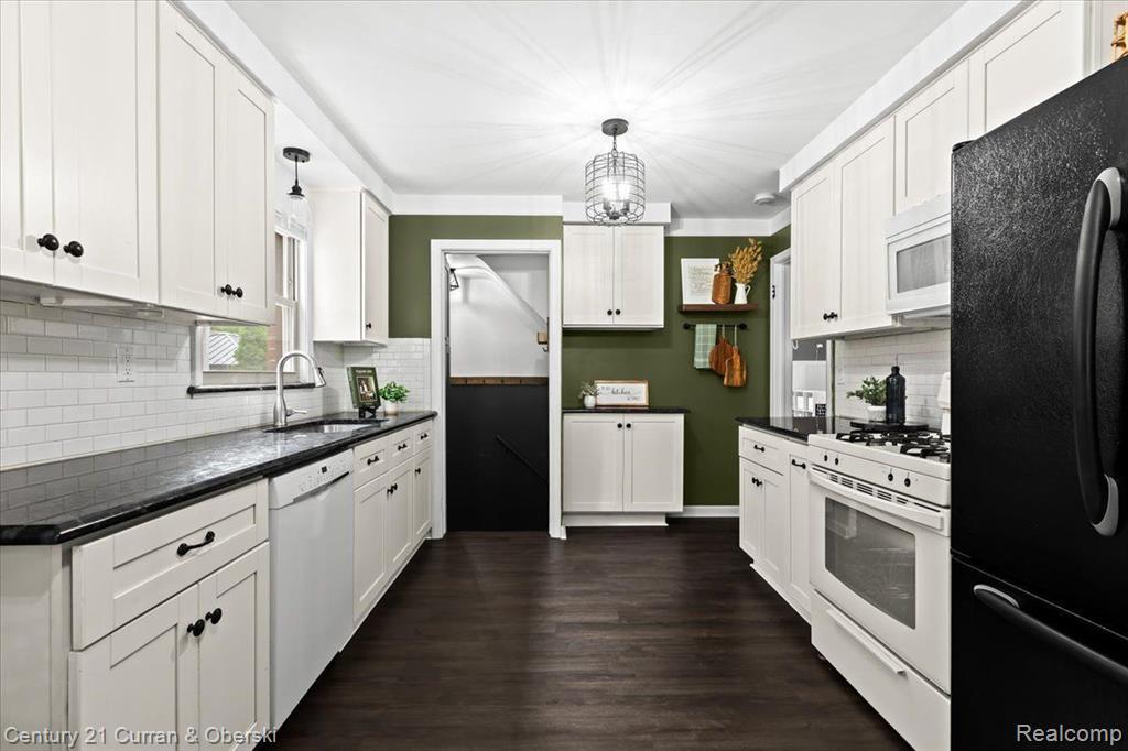 405 N LAFAYETTE Street, Dearborn, MI 48128 — Photo 13