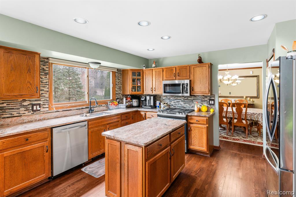 41647 SINGH Drive, Canton, MI 48188 — Photo 14