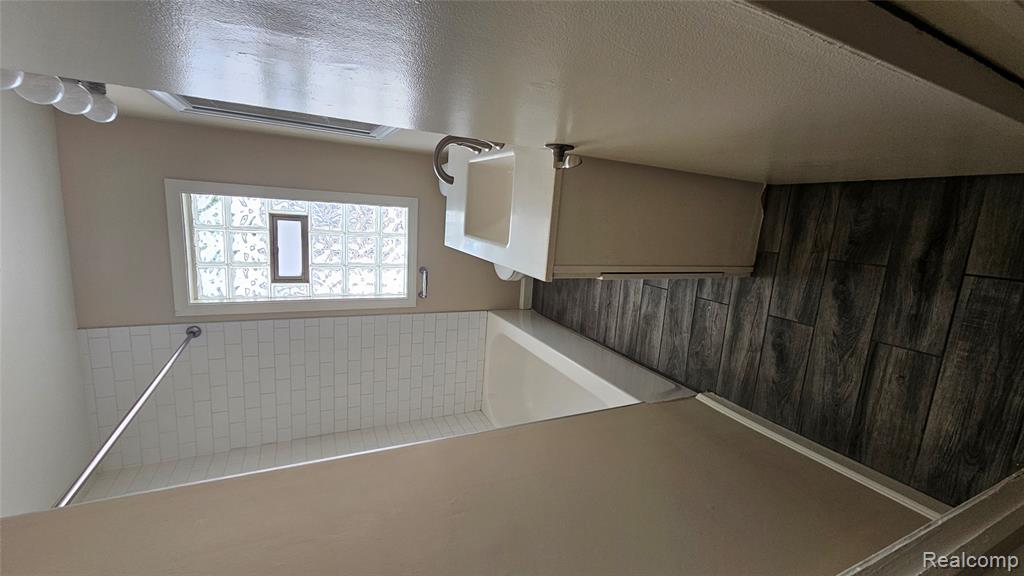 7211 Meadow Avenue, Warren, MI 48091 — Photo 7