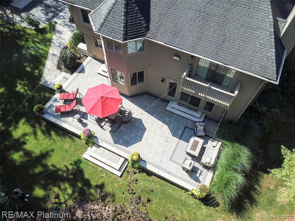 4215 Rolling Pines Court, Commerce Twp, MI 48382 — Photo 2