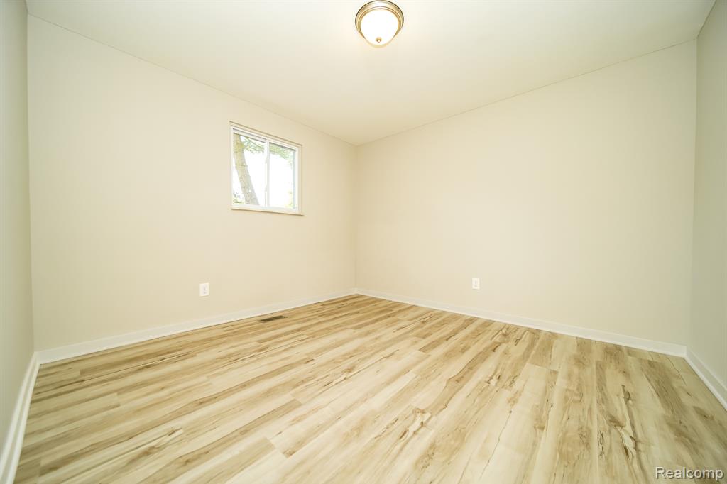 48297 Mallard Drive, New Baltimore, MI 48047 — Photo 38