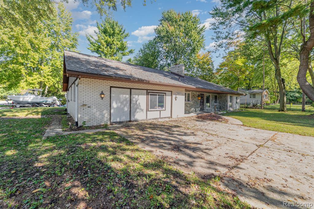 3977 Snowberry Road, Bridgeport, MI 48722 — Photo 2