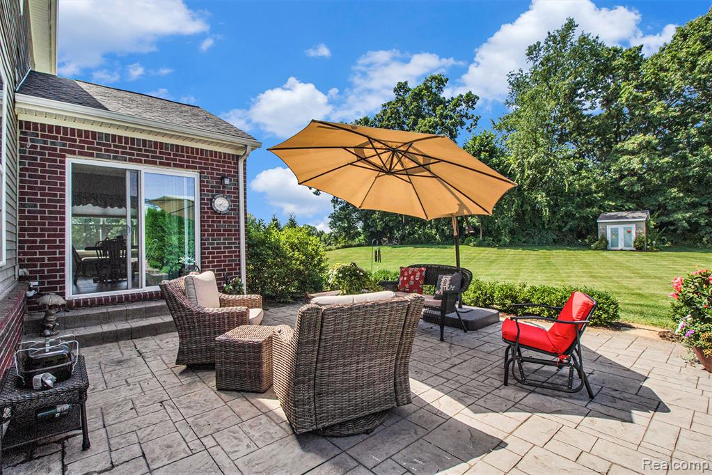 8433 Thorn Hill Drive, Howell, MI 48843 — Photo 22