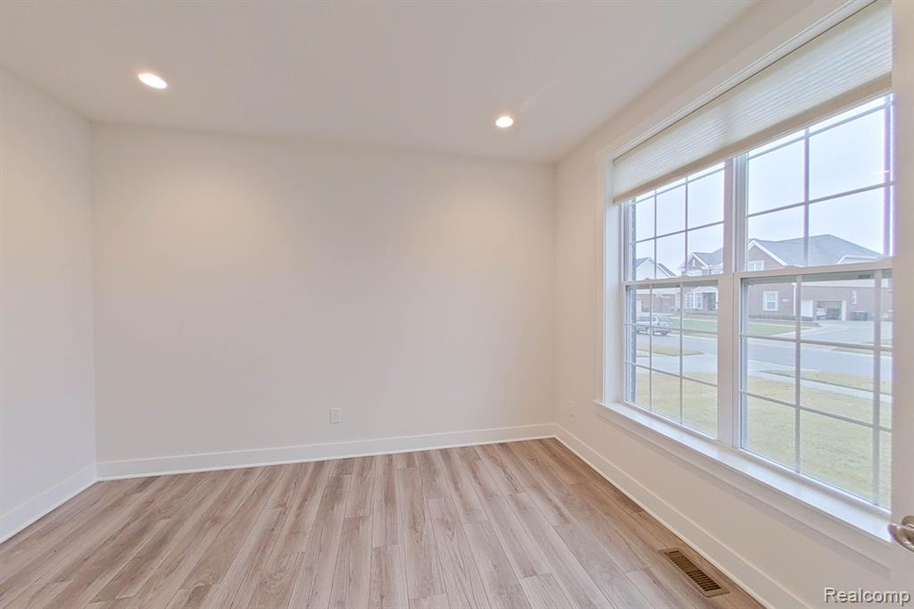 51060 LAUREL Park Drive, Canton, MI 48188 — Photo 16