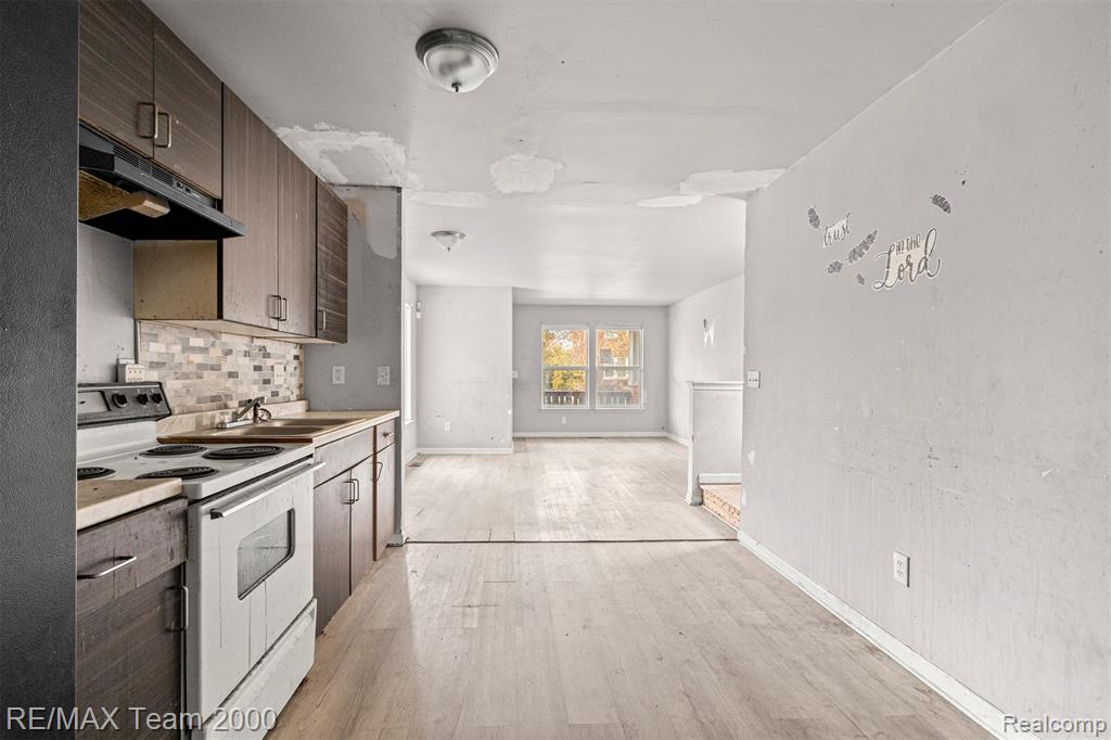 4830 Dickerson Street, Detroit, MI 48215 — Photo 15