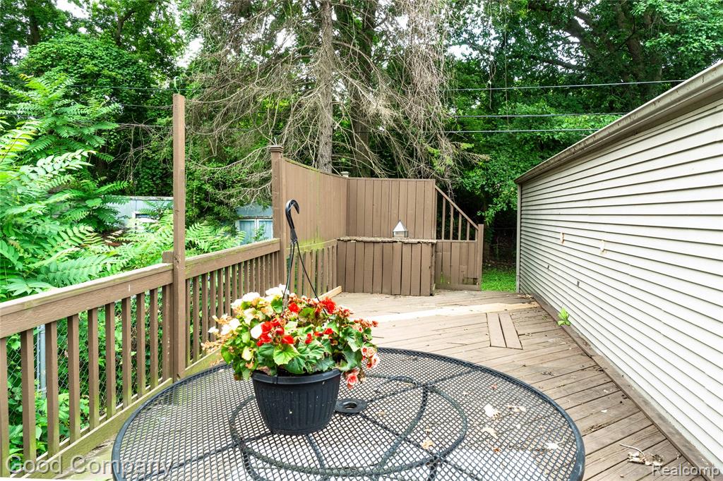 935 N MAPLE Avenue, Royal Oak, MI 48067 — Photo 18