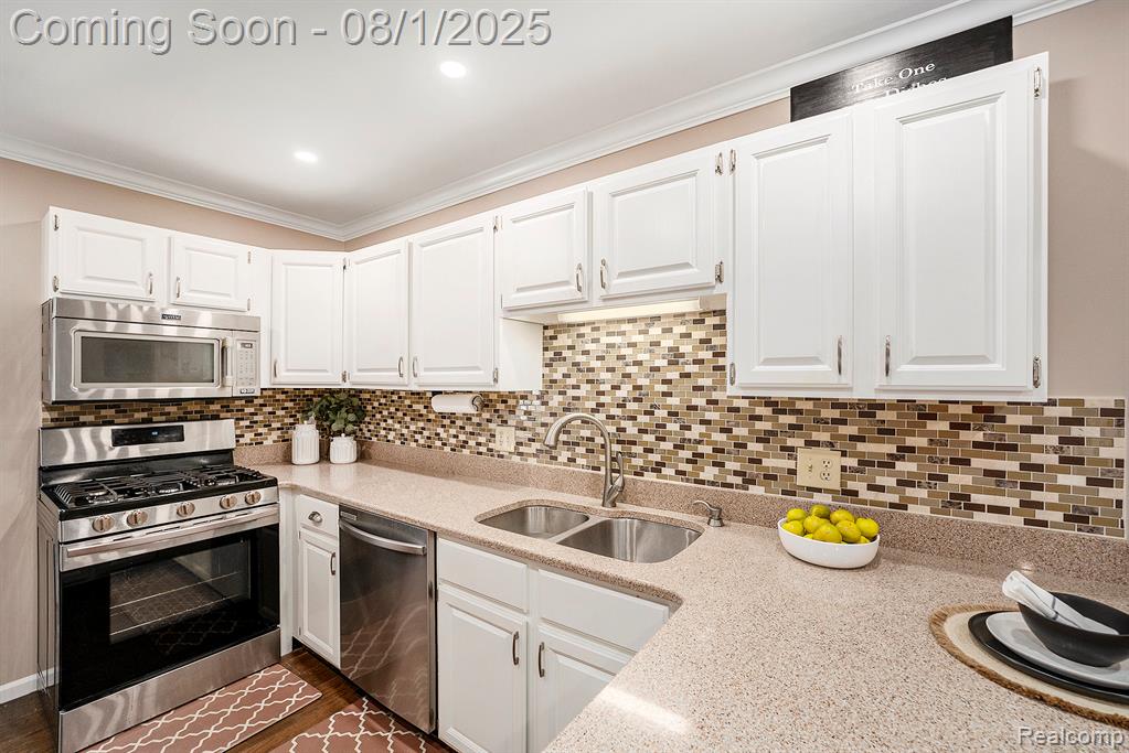42185 Saratoga Circle, Canton, MI 48187 — Photo 5