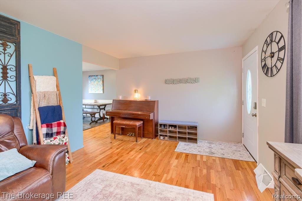5042 Cook Road, Swartz Creek, MI 48473 — Photo 19