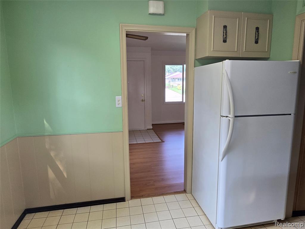 535 Lytle Place, Garden City, MI — Photo 14