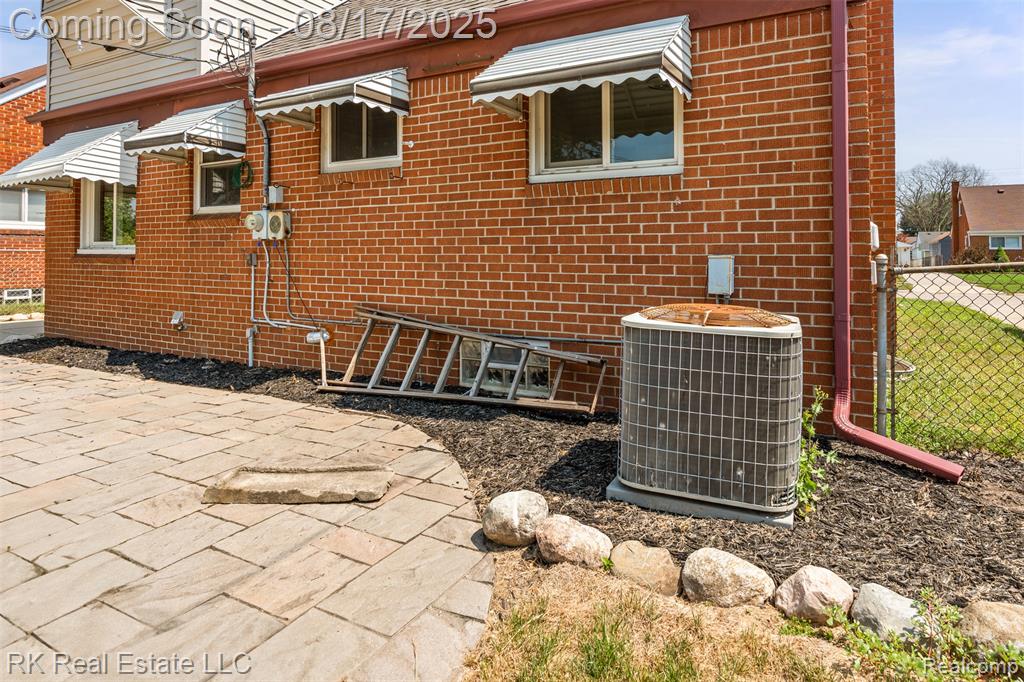 7564 Polk Street, Taylor, MI 48180 — Photo 36
