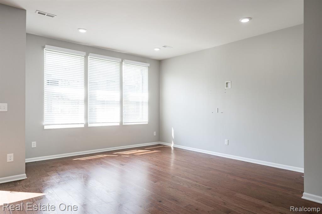 4896 BROOMFIELD Way, Lake Orion, MI — Photo 4