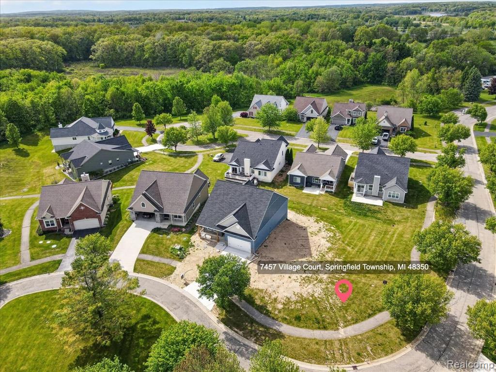 7457 Village Court, Davisburg, MI — Photo 2