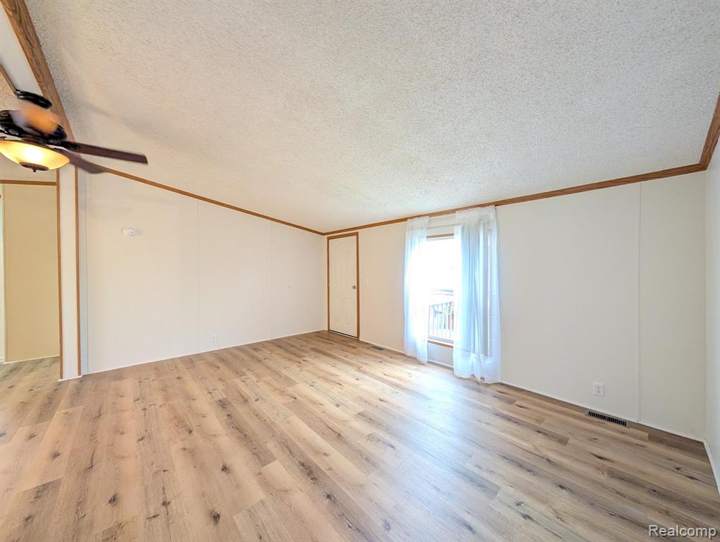 72 Ashley Circle, Swartz Creek, MI 48473 — Photo 12