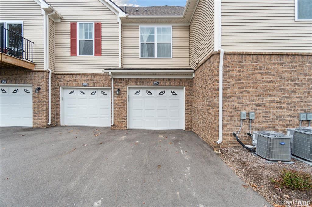 9804 RIDGE RUN Street, Howell, MI 48855 — Photo 27