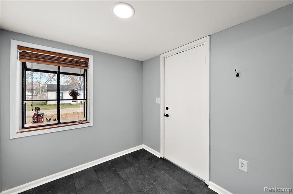 7243 Garvin, Waterford, MI 48329 — Photo 11