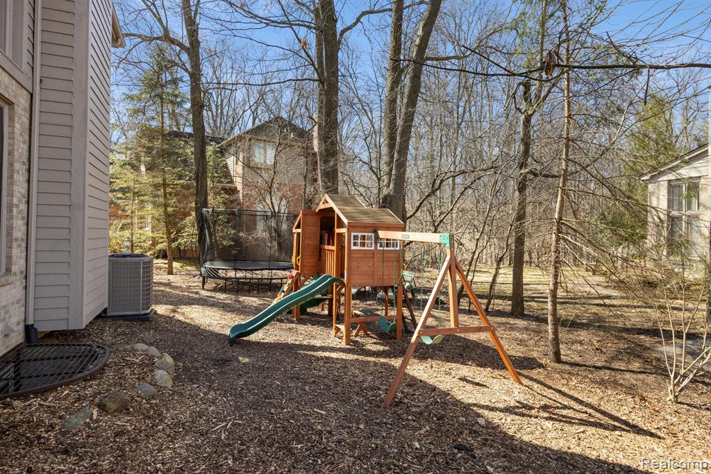 6307 WILDWOOD Lane, West Bloomfield, MI 48324 — Photo 46