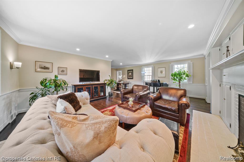 6050 W Surrey Road, Bloomfield Hills, MI 48301 — Photo 11